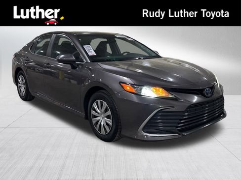 Certified 2022 Toyota Camry LE FWD image 1