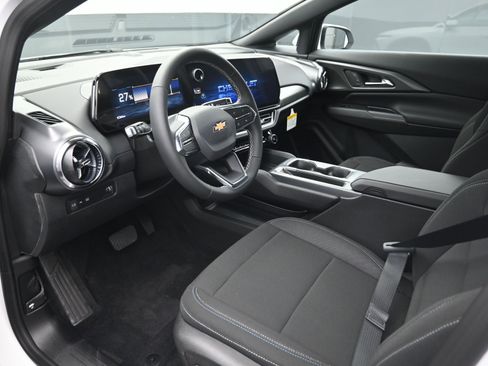 New 2026 Chevrolet Equinox EV LT w/ Comfort Package AWD/4WD image 12
