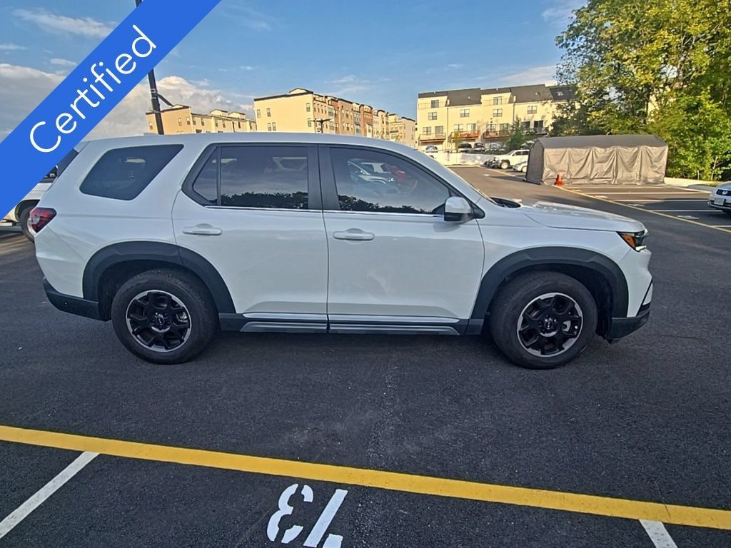 Certified 2025 Honda Pilot EX-L image 4
