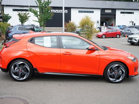 Used 2020 Hyundai Veloster Turbo FWD image 2