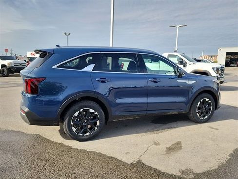 New 2026 Kia Sorento S image 2