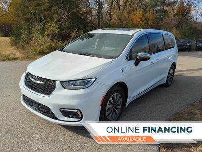 Used 2023 Chrysler Pacifica Limited