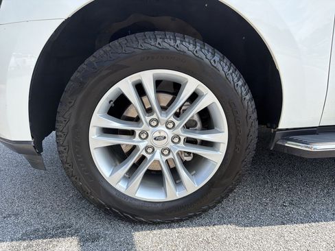 Used 2022 Ford Expedition XLT AWD/4WD image 13
