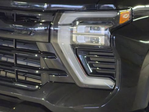 Used 2024 Chevrolet Silverado 2500 LT w/ Midnight Edition AWD/4WD image 10