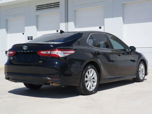 Used 2019 Toyota Camry LE image 12