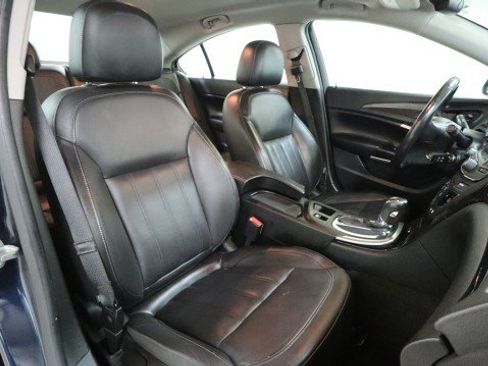 Used 2016 Buick Regal FWD image 11