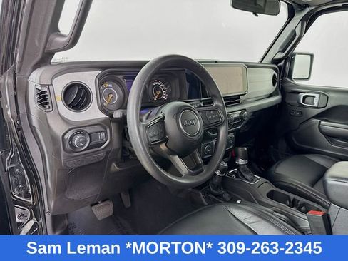 Used 2024 Jeep Gladiator Sport image 9