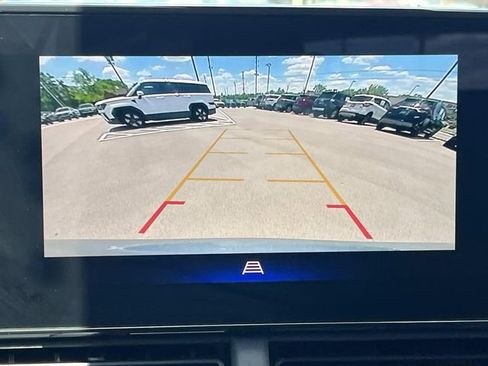 Used 2024 Chevrolet Trax LT w/ Sunroof Package FWD image 34