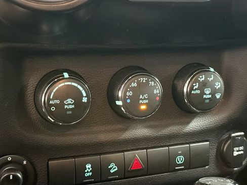 Used 2017 Jeep Wrangler Unlimited Rubicon w/ Connectivity Group AWD/4WD image 16