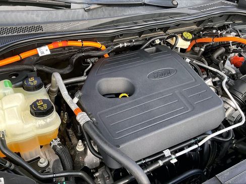 Used 2020 Ford Escape Titanium FWD image 32