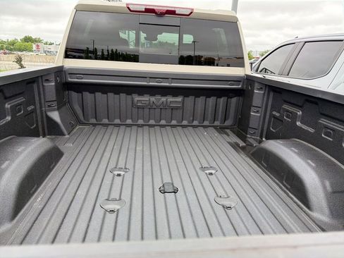 Used 2026 GMC Sierra 2500 AT4 w/ AT4 Premium Plus Package AWD/4WD image 36