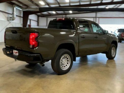 Used 2024 Chevrolet Colorado W/T image 8