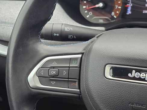 Used 2022 Jeep Compass Latitude w/ Sun and Sound Group AWD/4WD image 25