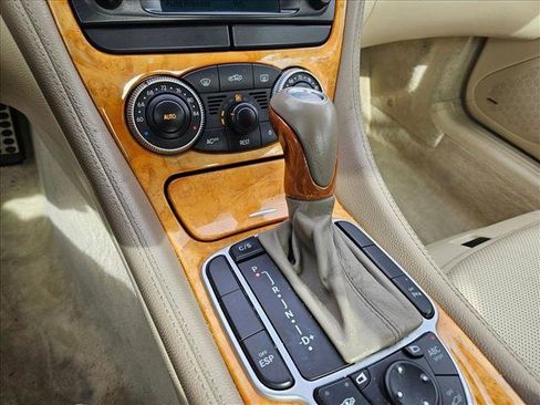 Used 2004 Mercedes-Benz SL 500 image 12
