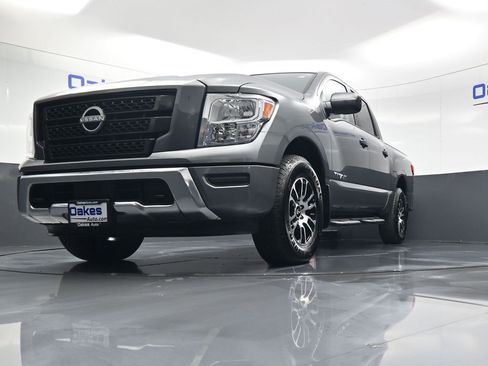 Used 2024 Nissan Titan SV w/ Accessory Utility Package image 40