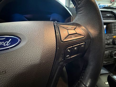 Used 2017 Ford Explorer XLT image 18