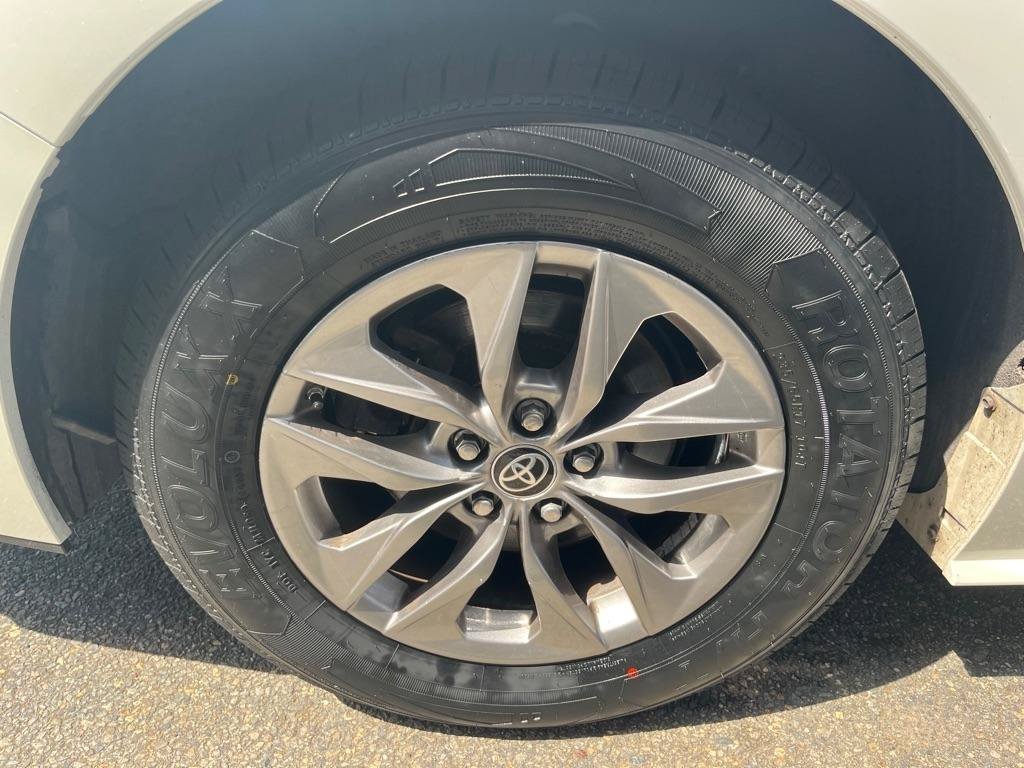 Used 2021 Toyota Sienna XLE w/ XLE Plus Package FWD image 8