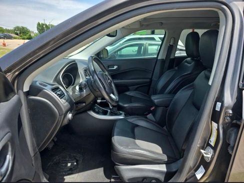 Used 2018 Jeep Compass Latitude w/ Popular Equipment Group AWD/4WD image 7