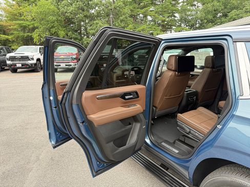 New 2026 Chevrolet Tahoe High Country AWD/4WD image 24