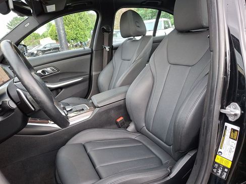 Used 2019 BMW 330i xDrive Sedan w/ Driving Assistance Package AWD/4WD image 17