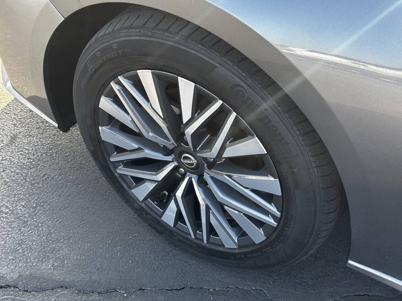 Used 2024 Nissan Altima 2.5 SV FWD image 9