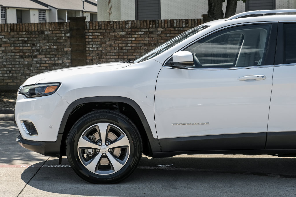 Used 2021 Jeep Cherokee Limited AWD/4WD image 22
