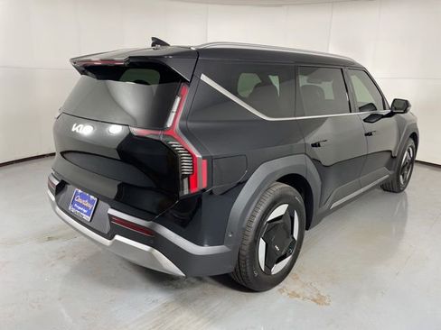 New 2026 Kia EV9 Wind image 8