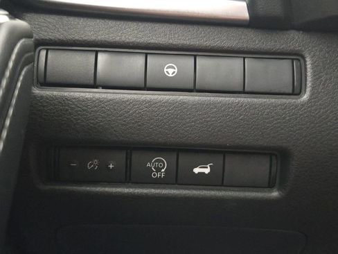 Used 2025 Nissan Rogue SV FWD image 23