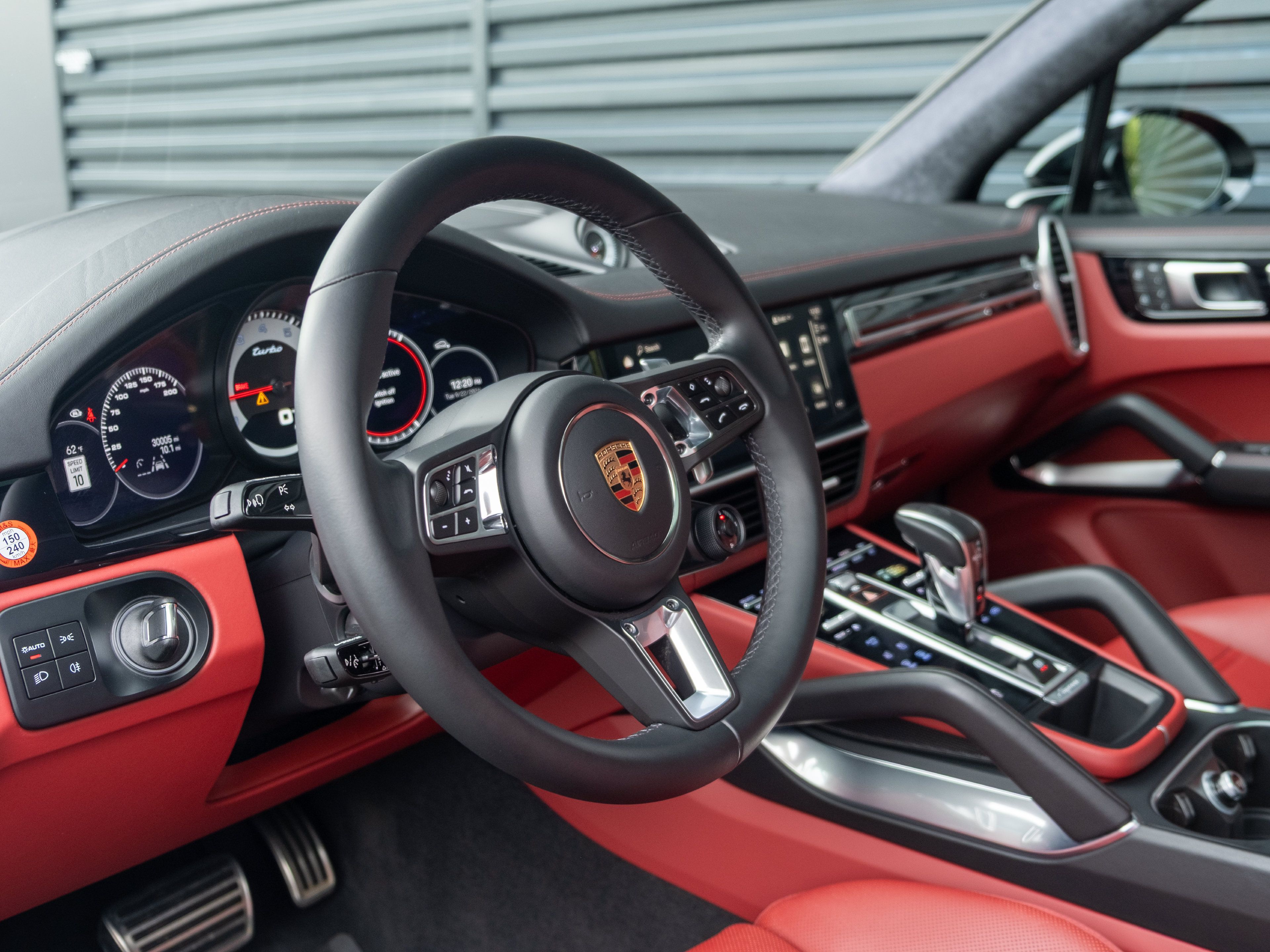 Certified 2023 Porsche Cayenne Turbo AWD/4WD image 4