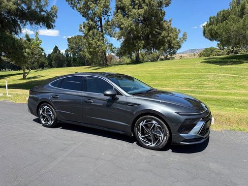 Used 2024 Hyundai Sonata SEL w/ Convenience Package FWD image 4