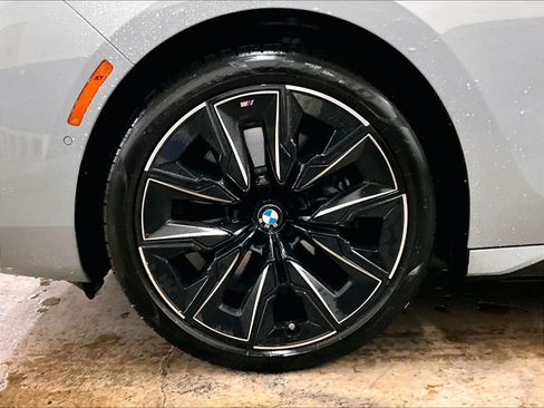 Certified 2025 BMW 760i xDrive AWD/4WD image 12