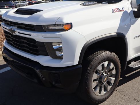 Certified 2024 Chevrolet Silverado 2500 Custom w/ Custom Value Package image 6