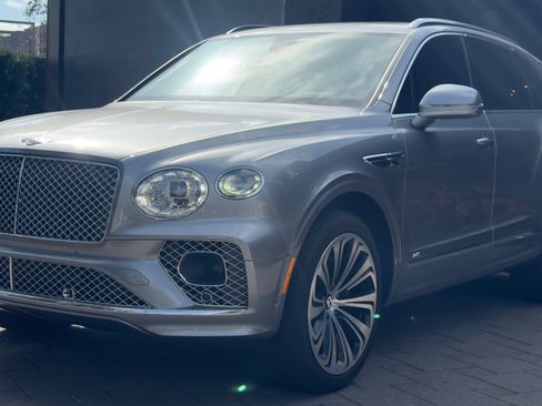 Used 2022 Bentley Bentayga AWD/4WD image 1