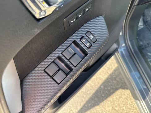 Used 2015 Toyota RAV4 Limited image 11