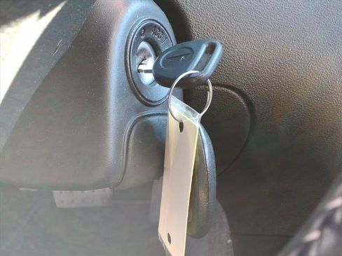 Used 2006 Pontiac Solstice Convertible w/ Premium Package image 15