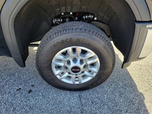 New 2026 GMC Sierra 2500 SLE w/ Preferred Package image 6