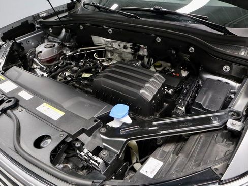 Used 2025 Volkswagen Atlas SE image 18