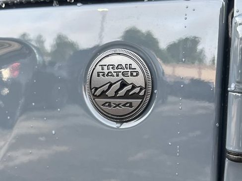 Used 2025 Jeep Gladiator Sport AWD/4WD image 15