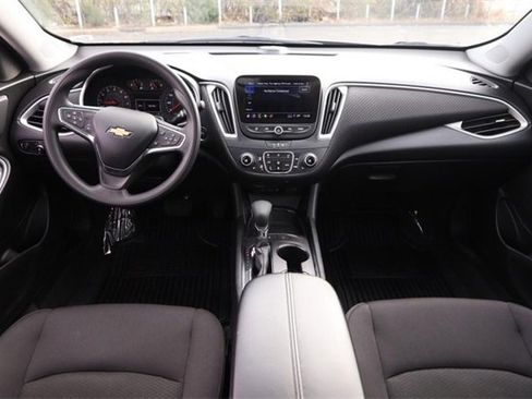 Used 2024 Chevrolet Malibu LT image 21