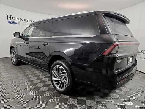 New 2025 Lincoln Navigator L Reserve image 6