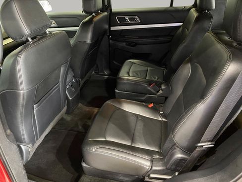 Used 2016 Ford Explorer XLT w/ Equipment Group 202A AWD/4WD image 19