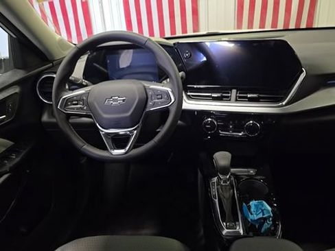 New 2026 Chevrolet Trax LT w/ Driver Confidence Package FWD image 17
