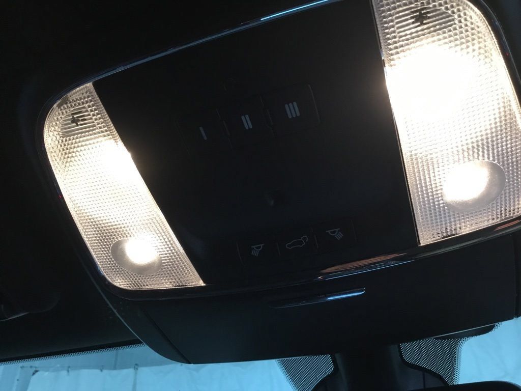 Used 2018 Dodge Durango R/T AWD/4WD image 32