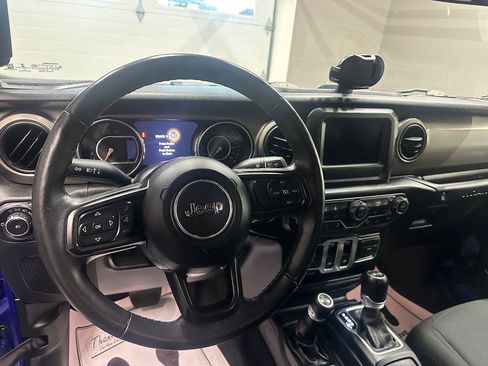 Used 2018 Jeep Wrangler Sport AWD/4WD image 18