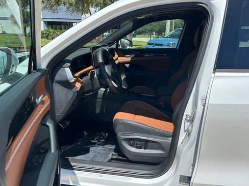 New 2026 Volkswagen Tiguan SEL R-Line AWD/4WD image 16