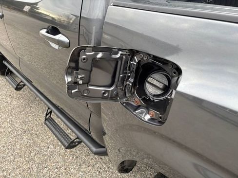 Used 2017 Toyota Tacoma SR w/ Tow Package image 22