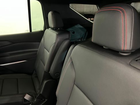 Used 2025 Chevrolet Traverse Z71 w/ LPO, Floor Liner Package AWD/4WD image 21