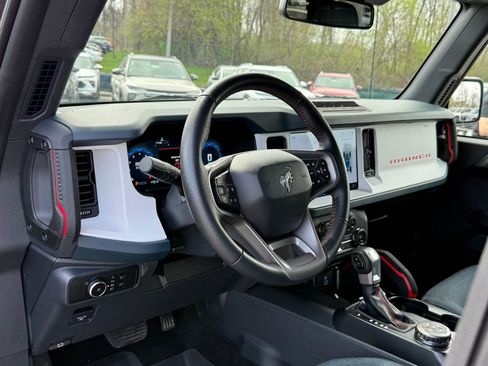 Used 2025 Ford Bronco Heritage Edition AWD/4WD image 11