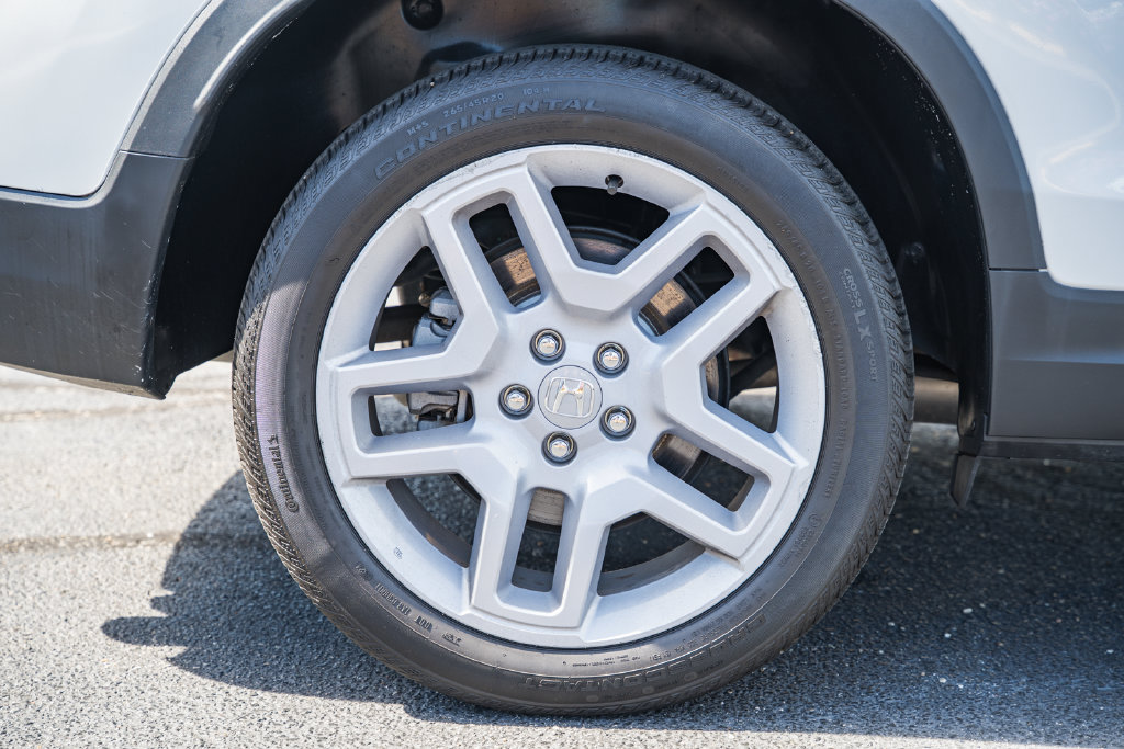 Certified 2025 Honda Passport EX-L image 18