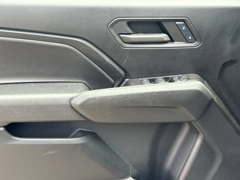 Used 2024 Chevrolet Colorado W/T RWD image 10